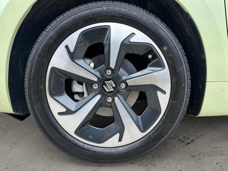 Suzuki Swift nuova a Pistoia (13)