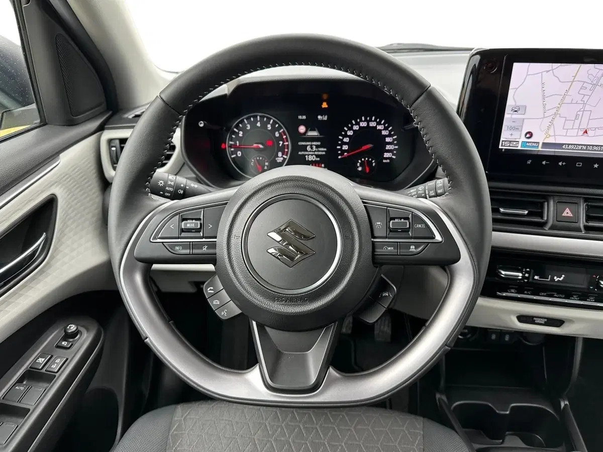 Suzuki Swift nuova a Pistoia (5)