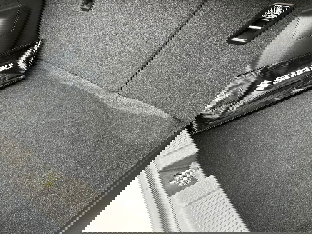 Suzuki Swift nuova a Pistoia (9)