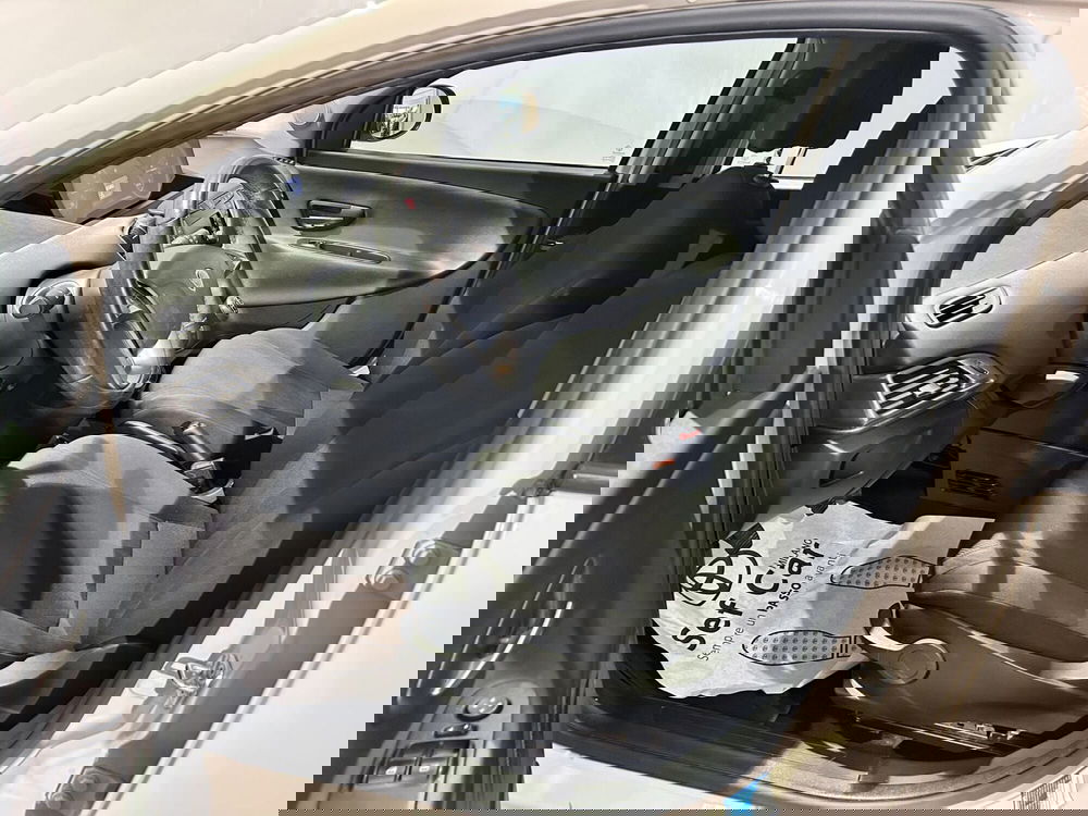 Lancia Ypsilon usata a Milano (10)