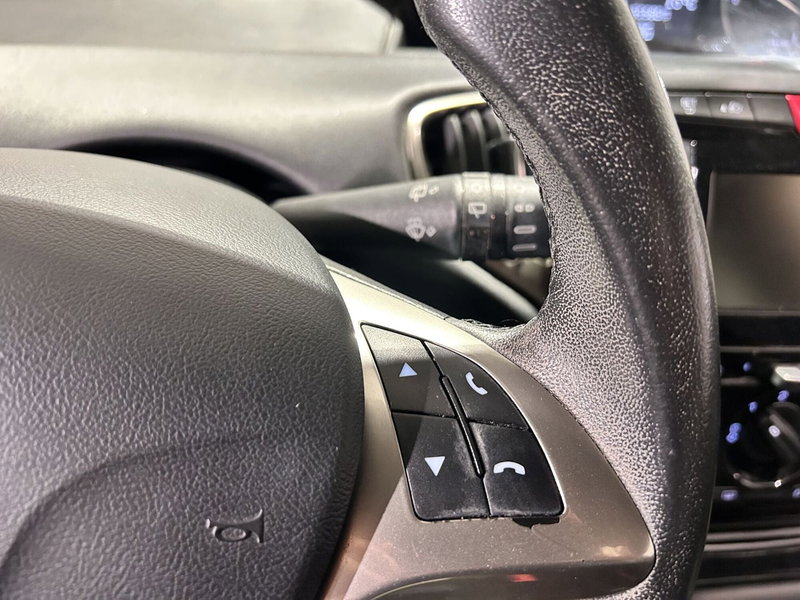 Lancia Ypsilon usata a Milano (15)