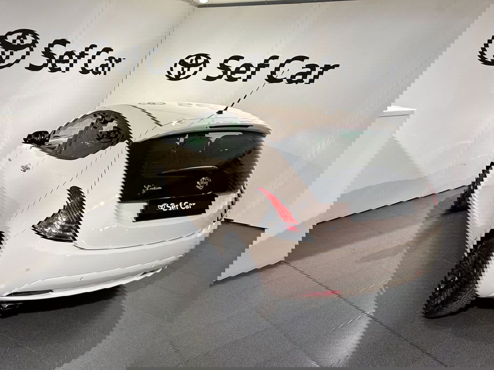 Lancia Ypsilon usata a Milano (5)