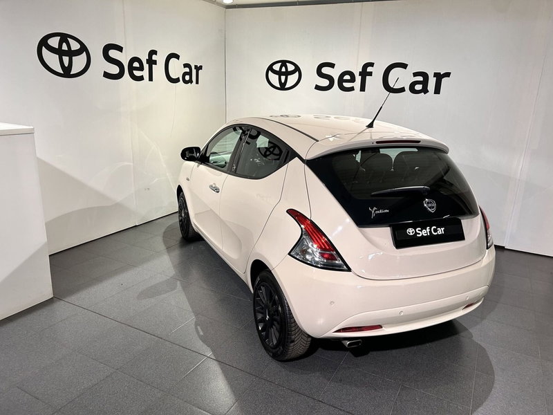 Lancia Ypsilon usata a Milano (5)