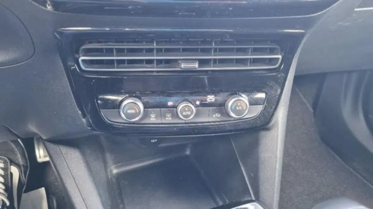 Opel Mokka usata a Savona (8)