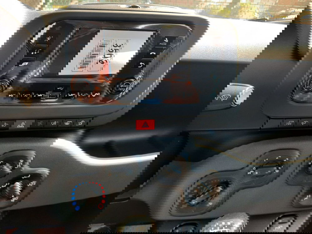 Fiat Panda nuova a La Spezia (15)