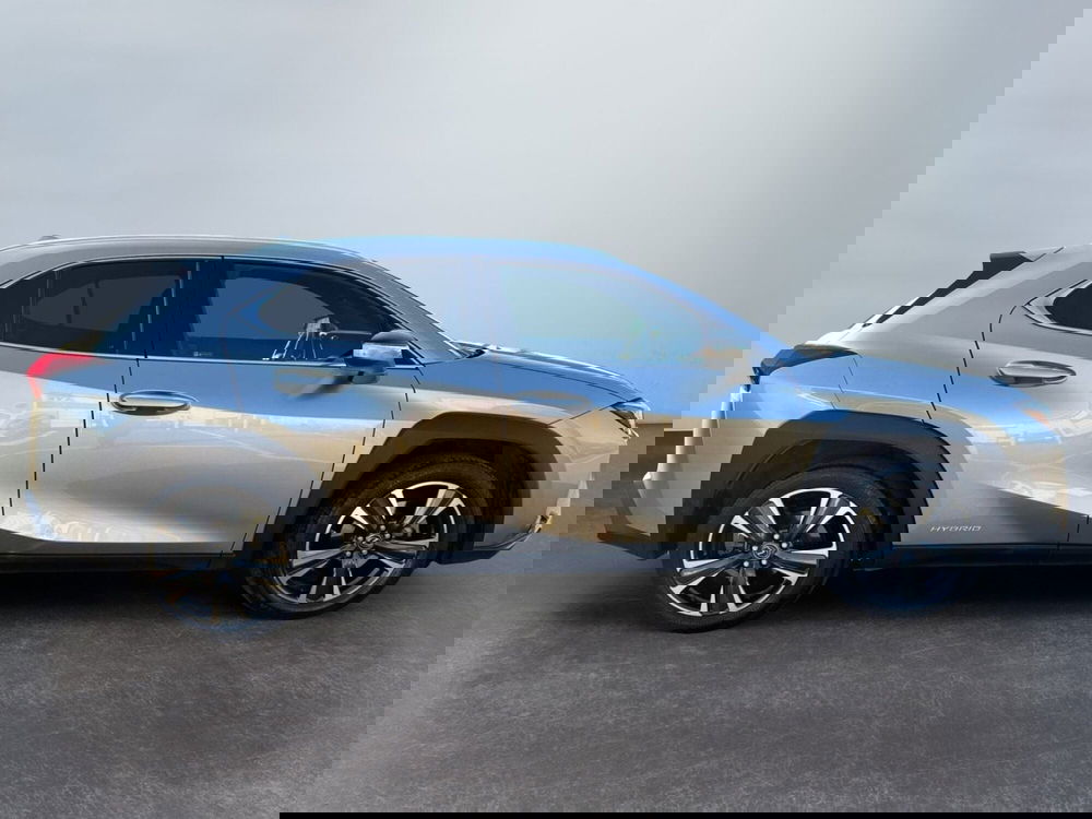 Lexus UX usata a Modena (4)