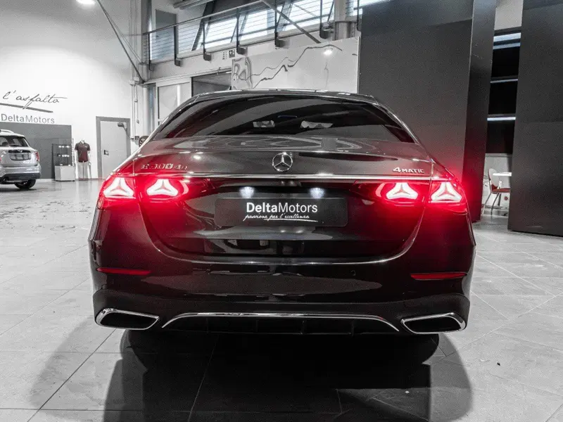 Mercedes-Benz Classe E nuova a Ancona (3)