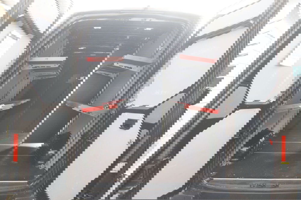 Volkswagen Veicoli Commerciali Crafter Furgone usata a Torino (8)