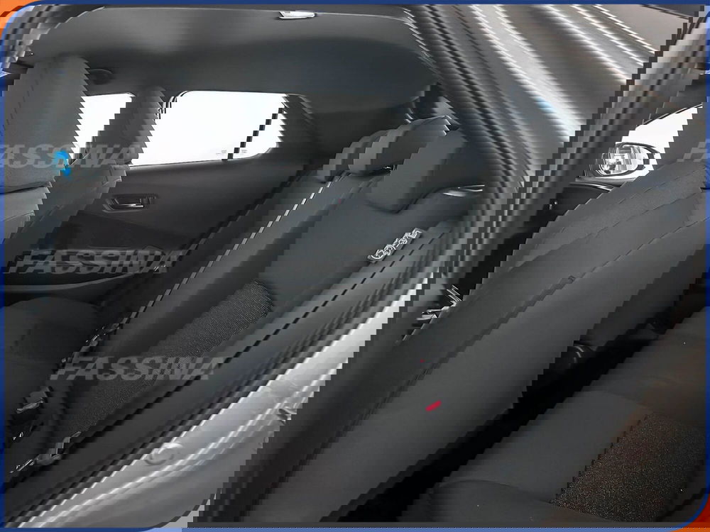 Toyota Toyota C-HR nuova a Milano (10)