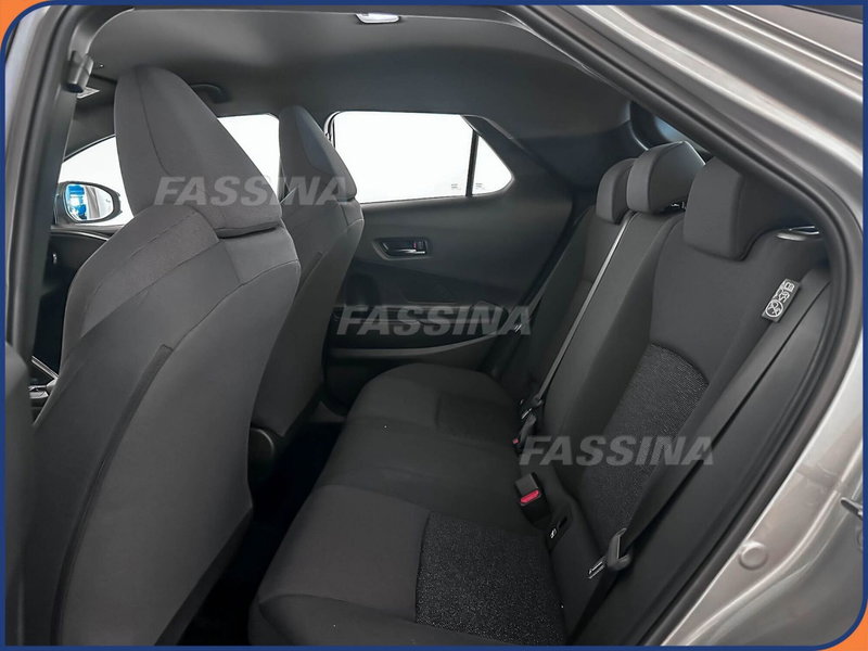 Toyota Toyota C-HR nuova a Milano (10)