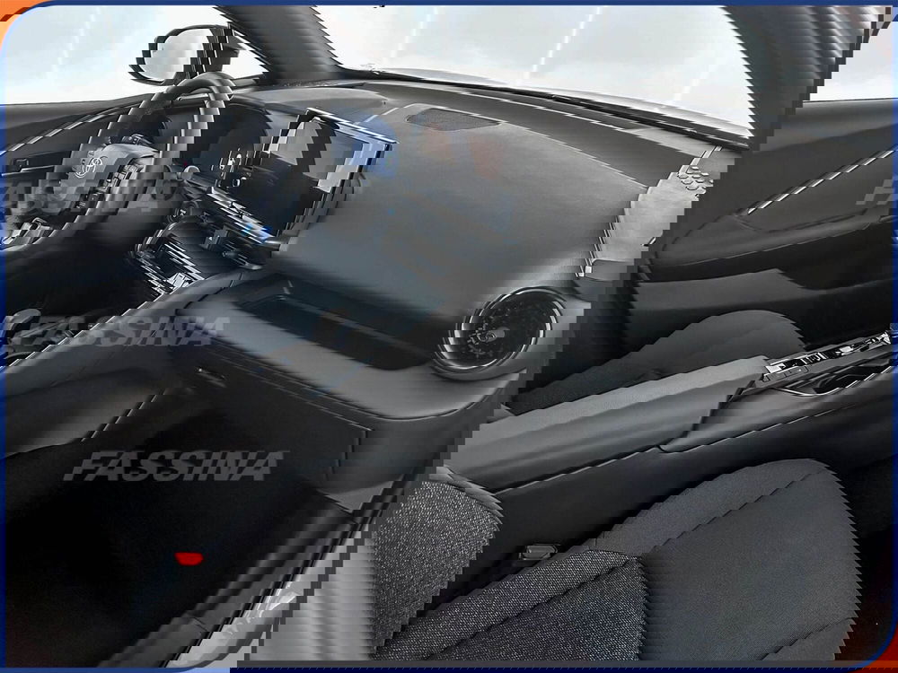 Toyota Toyota C-HR nuova a Milano (12)