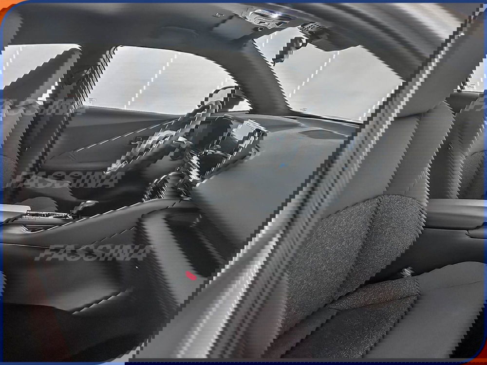 Toyota Toyota C-HR nuova a Milano (13)