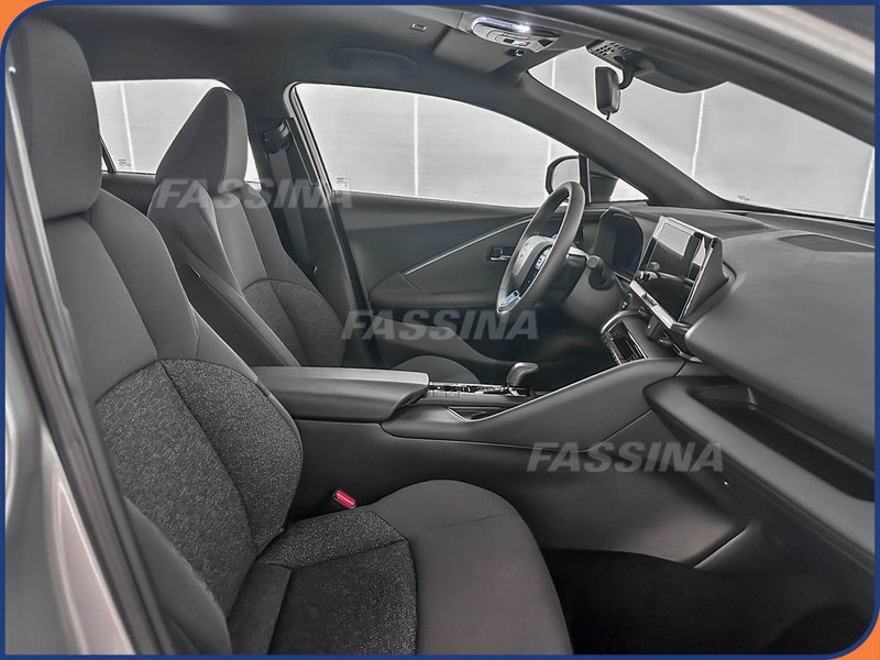 Toyota Toyota C-HR nuova a Milano (13)