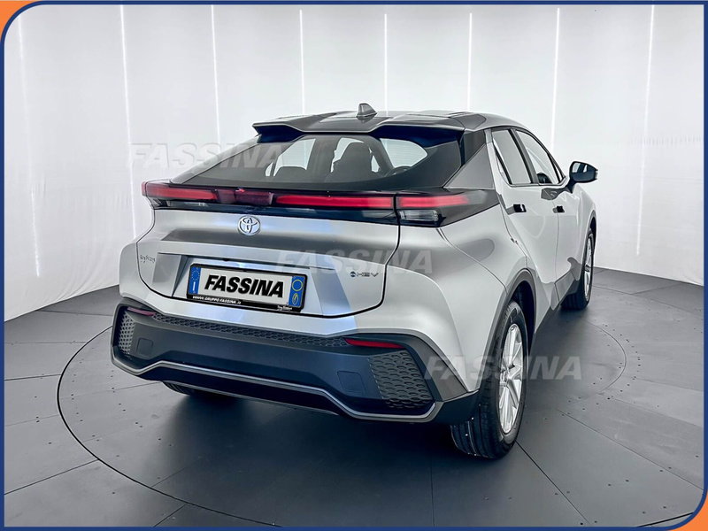 Toyota Toyota C-HR nuova a Milano (6)