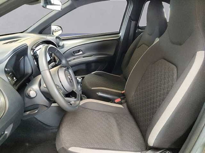 Toyota Aygo X usata a Milano (10)