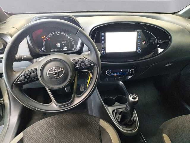 Toyota Aygo X usata a Milano (11)