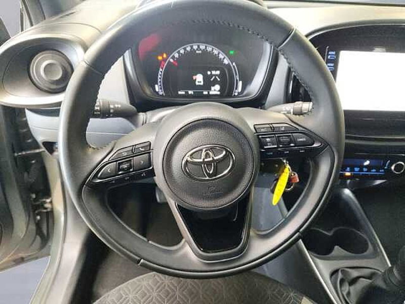 Toyota Aygo X usata a Milano (12)