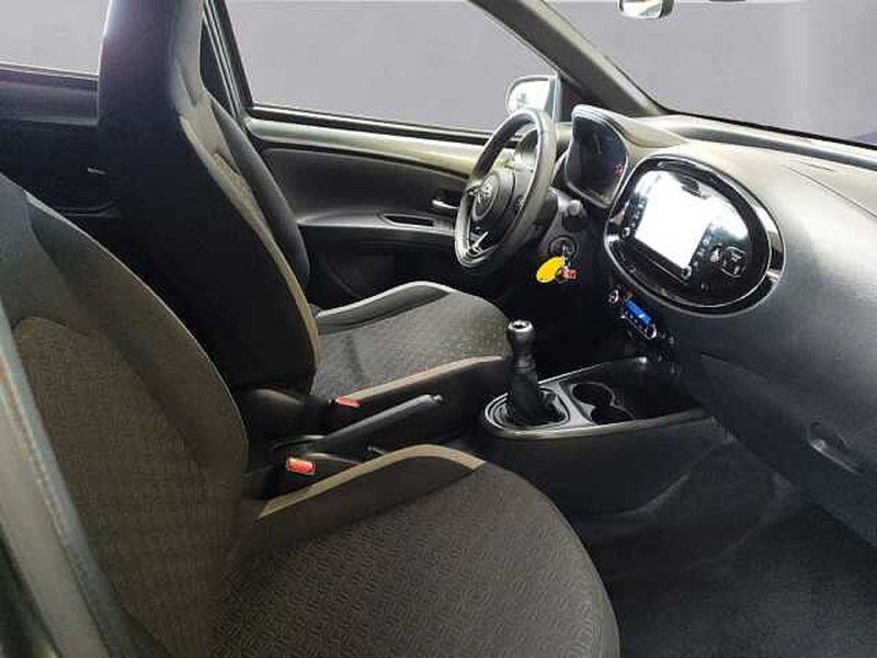 Toyota Aygo X usata a Milano (14)