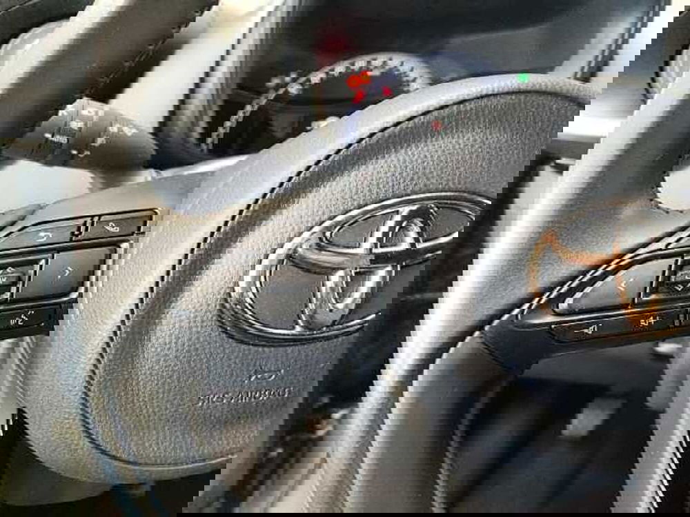 Toyota Aygo X usata a Milano (16)