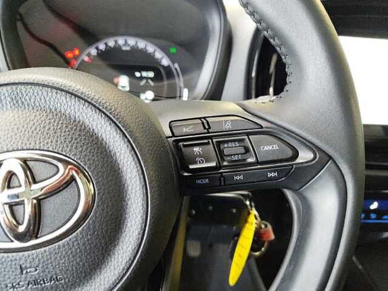 Toyota Aygo X usata a Milano (17)