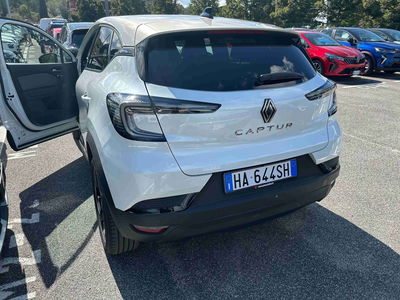 Renault Captur 1.3 mild hybrid Techno 160cv edc nuova a Roma