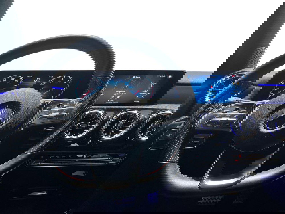 Mercedes-Benz Classe A usata a Napoli (11)