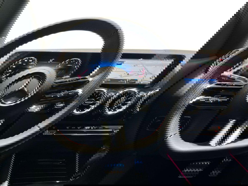 Mercedes-Benz GLA SUV nuova a Napoli (11)