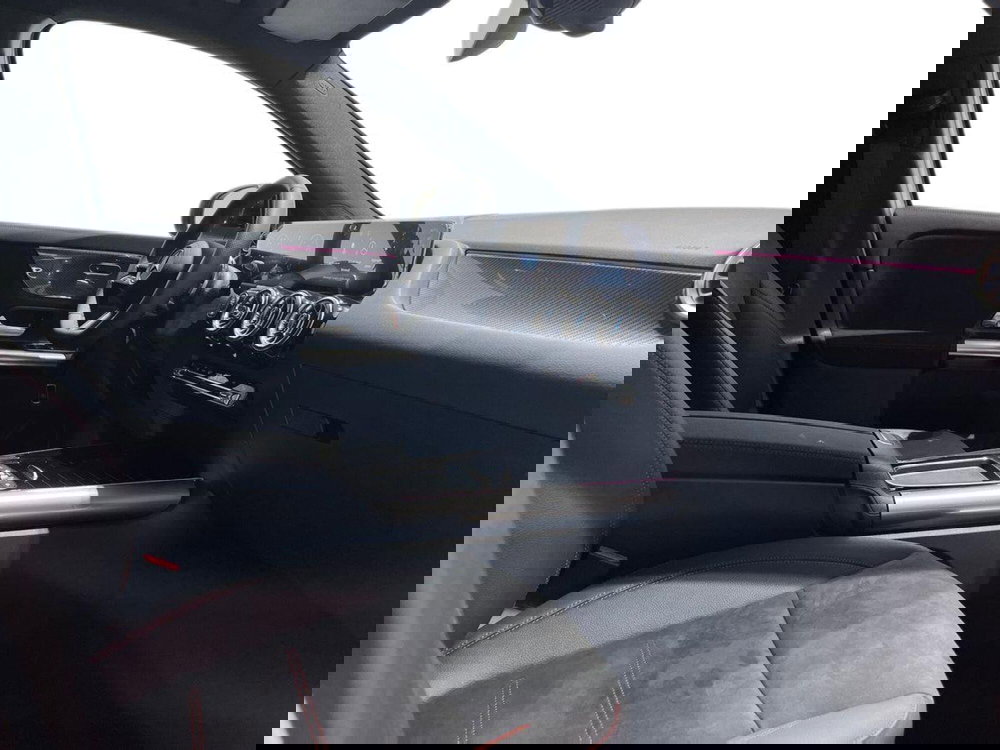 Mercedes-Benz GLA SUV nuova a Napoli (15)