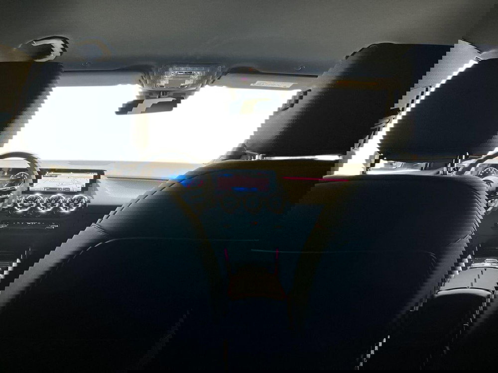 Mercedes-Benz GLA SUV nuova a Napoli (18)