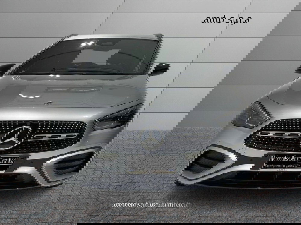 Mercedes-Benz GLA SUV nuova a Napoli (3)