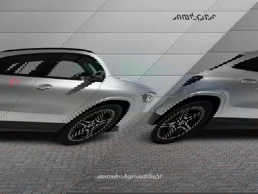 Mercedes-Benz GLA SUV nuova a Napoli (5)