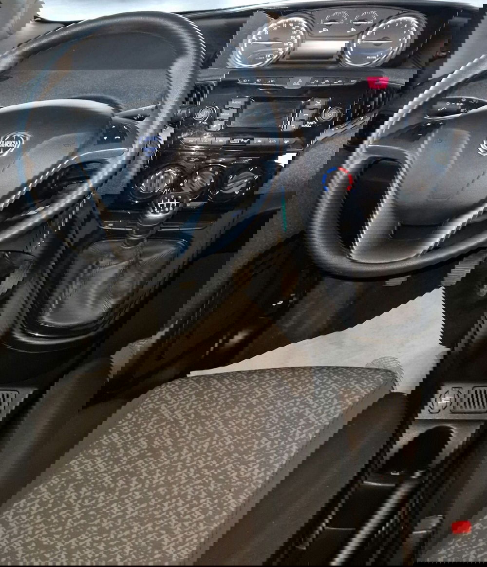 Lancia Ypsilon usata a Terni (11)