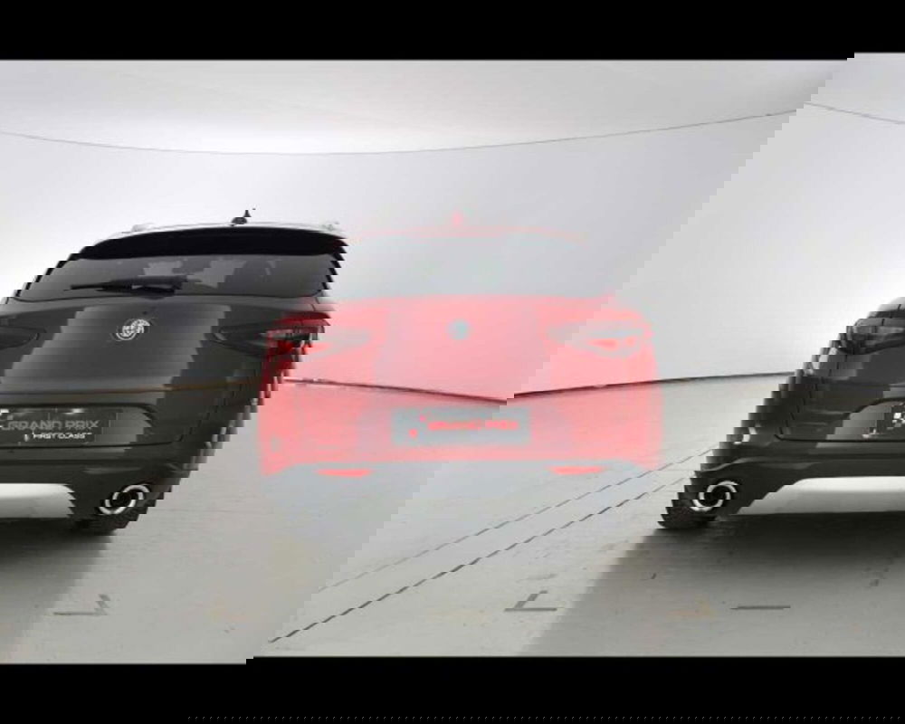 Alfa Romeo Stelvio usata a Bologna (6)