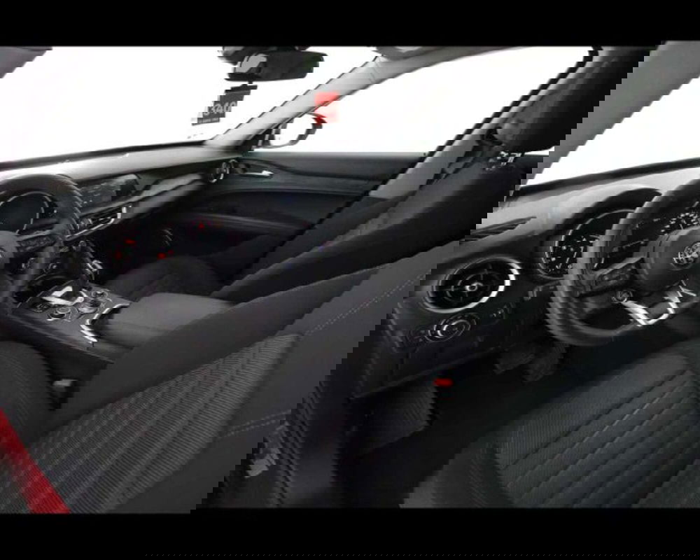 Alfa Romeo Stelvio usata a Bologna (9)