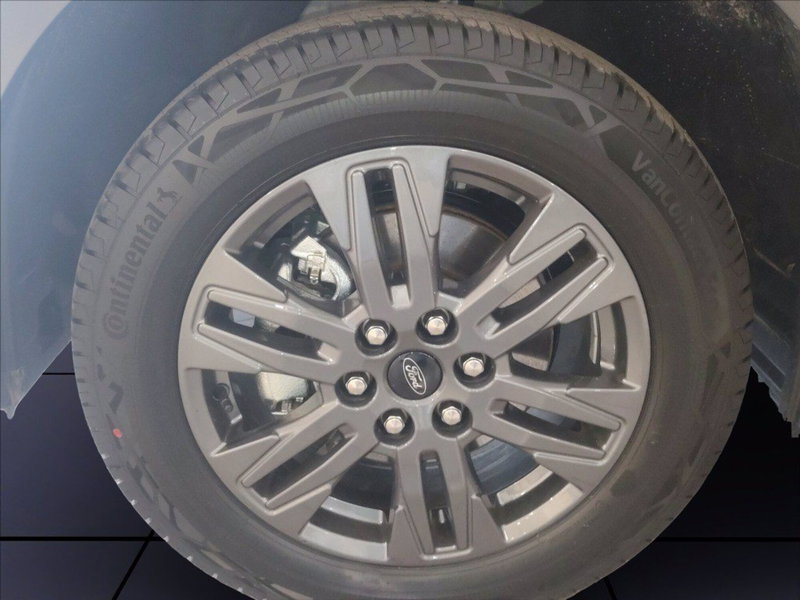 Ford Tourneo Custom nuova a Milano (11)