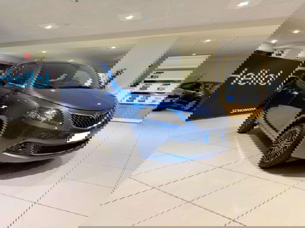 Lancia Ypsilon usata a Savona (3)