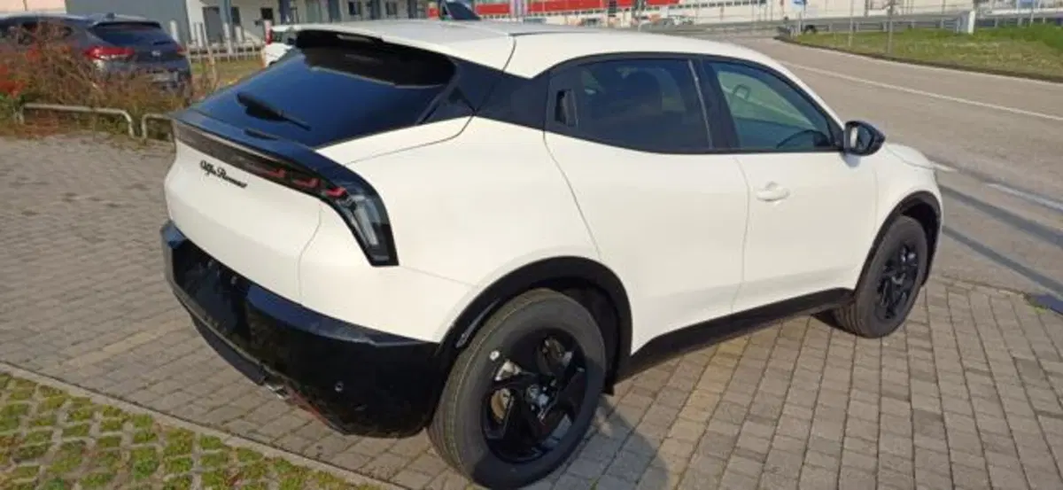 Alfa Romeo Junior nuova a Padova (4)