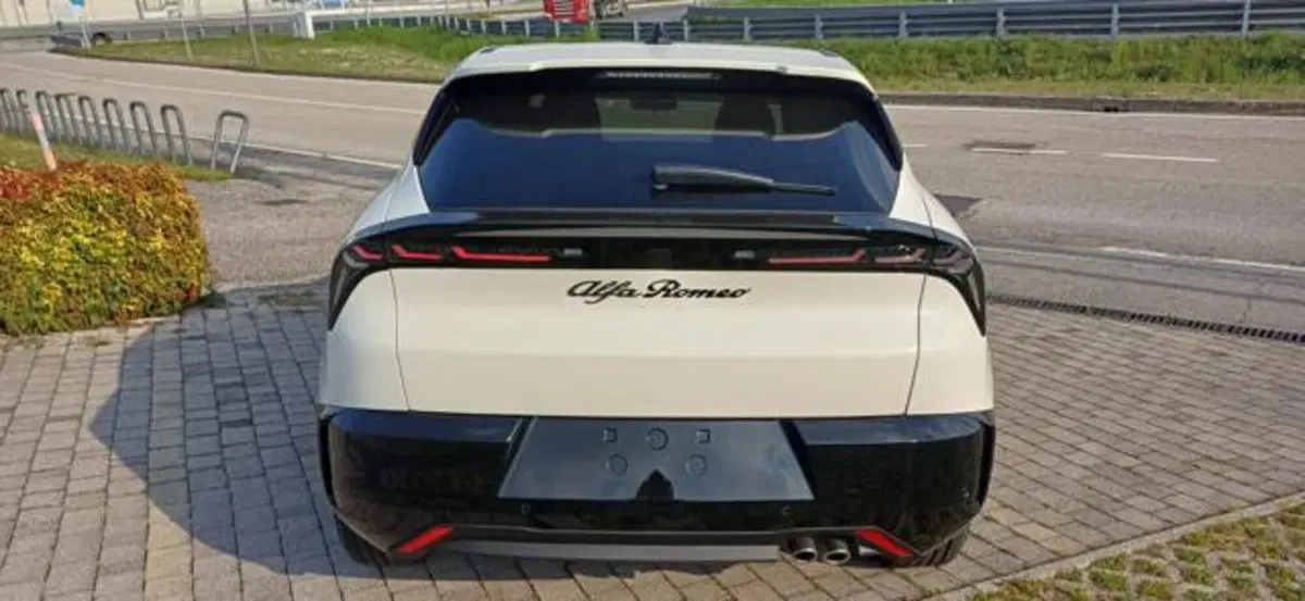 Alfa Romeo Junior nuova a Padova (8)