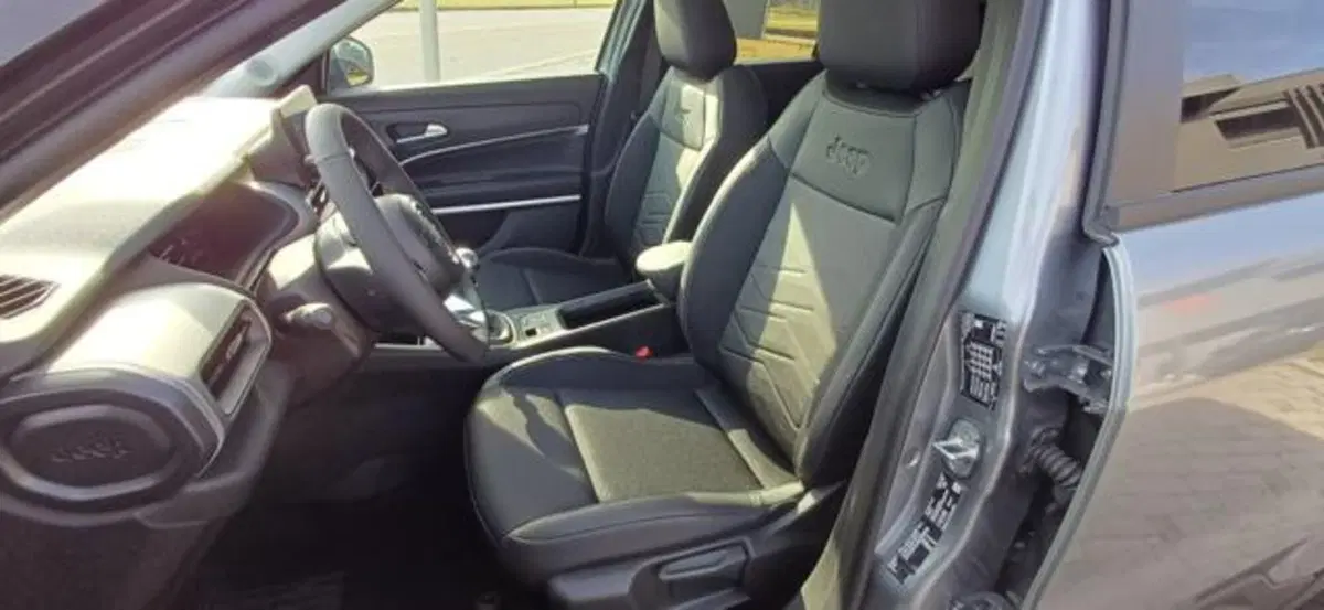 Jeep Avenger nuova a Padova (9)