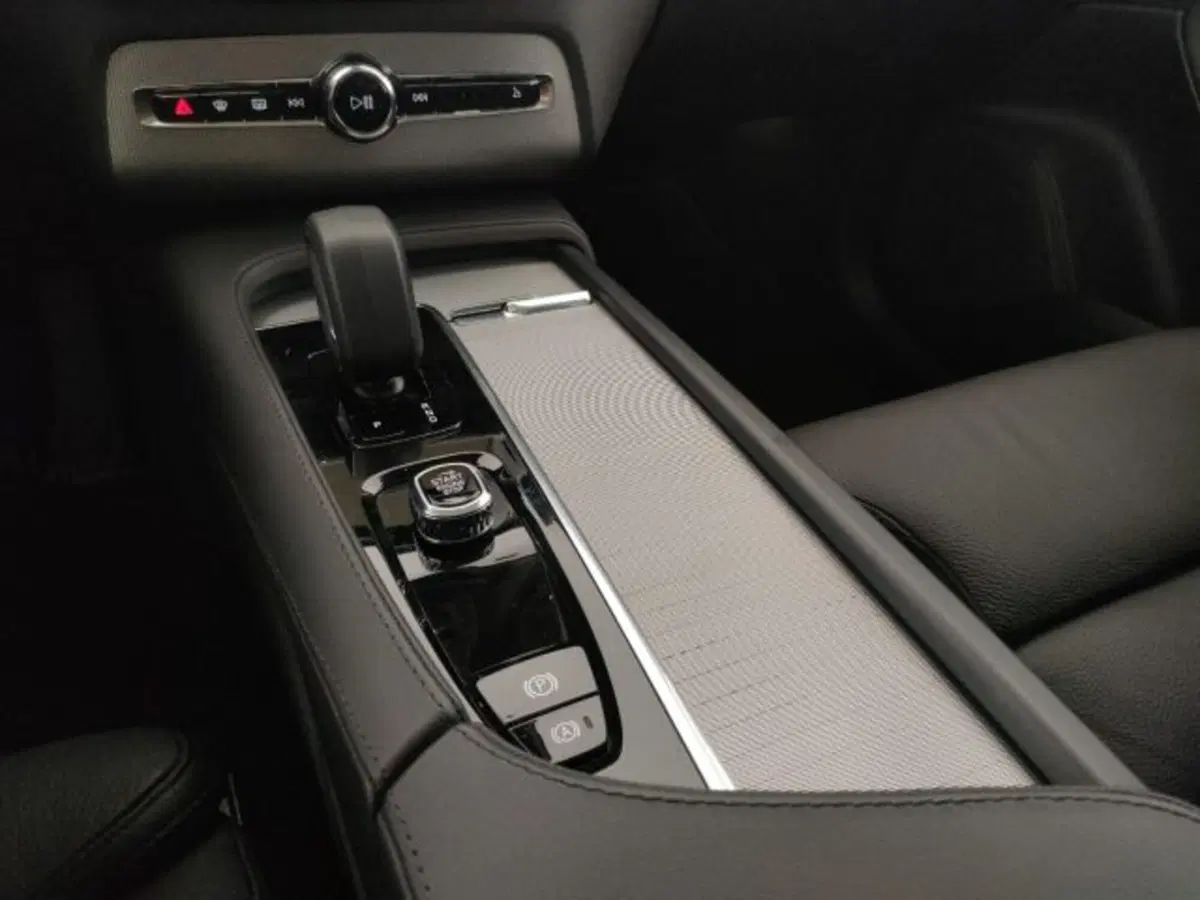 Volvo XC90 usata a Modena (18)
