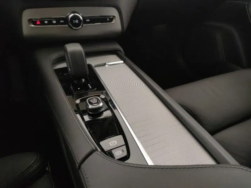 Volvo XC90 usata a Modena (18)