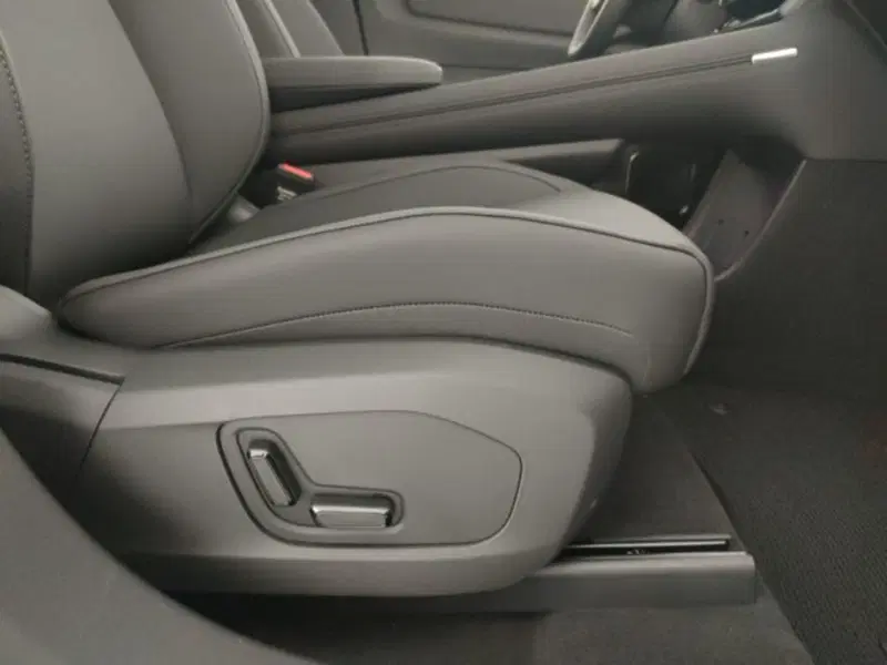 Polestar Polestar 4 nuova a Modena (14)