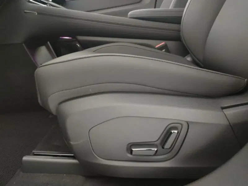 Polestar Polestar 4 nuova a Modena (15)