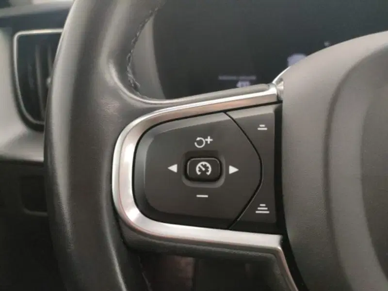 Volvo XC60 usata a Modena (18)