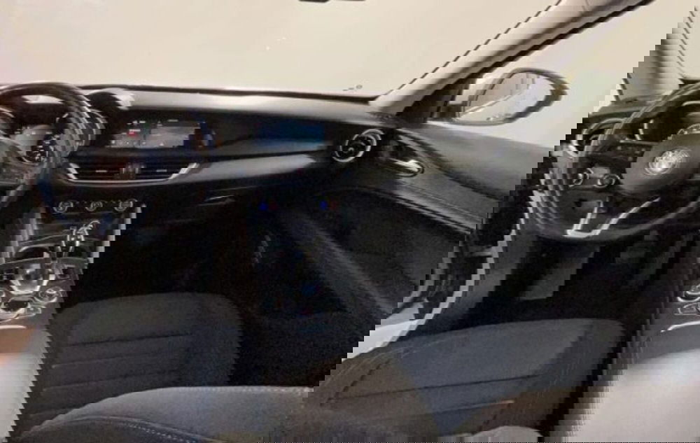 Alfa Romeo Stelvio usata a Firenze (7)