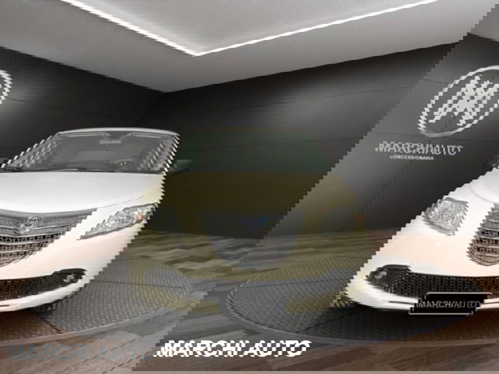 Lancia Ypsilon usata a Perugia (2)