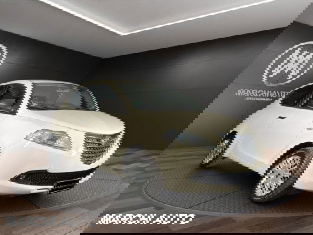 Lancia Ypsilon usata a Perugia (3)