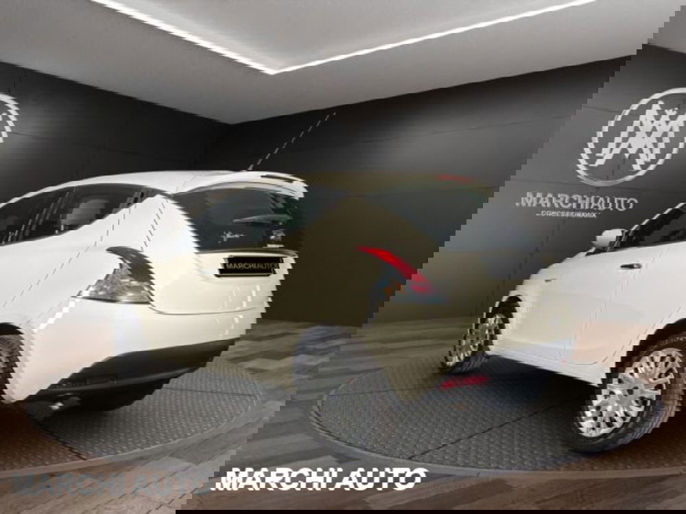 Lancia Ypsilon usata a Perugia (7)