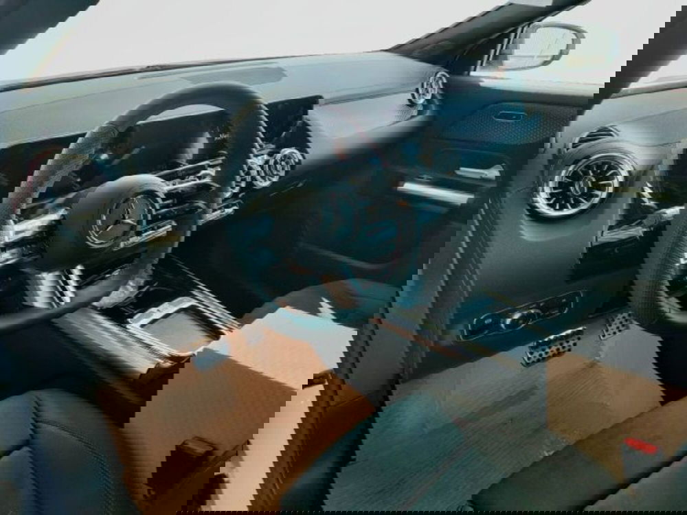 Mercedes-Benz EQA nuova a Teramo (10)