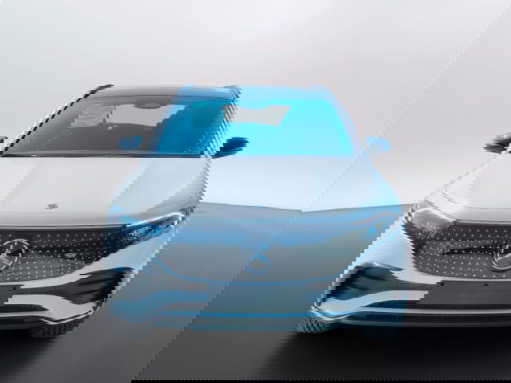 Mercedes-Benz EQA nuova a Teramo (2)